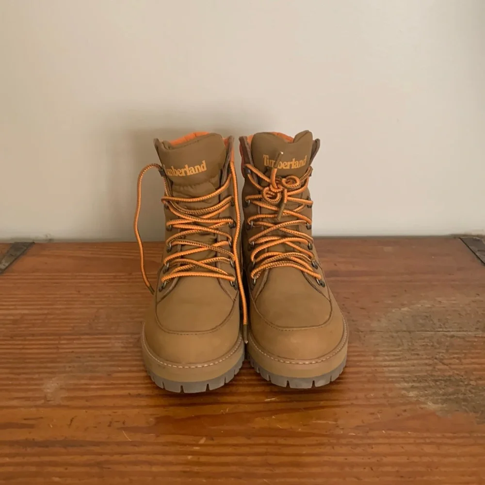 Timberland women’s waterproof boots. - Picture 2 of 6